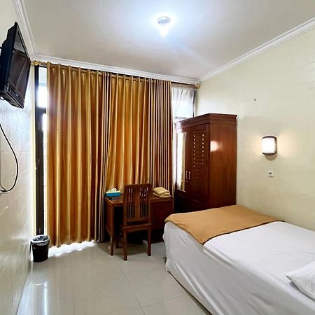 Hotel Griya Pradipa Syariah Near Balai Kota Batu Mitra Reddoorz Exterior foto